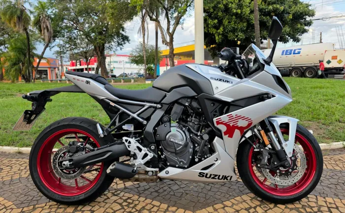 GSX-8r Apenas 149 Kms !!!