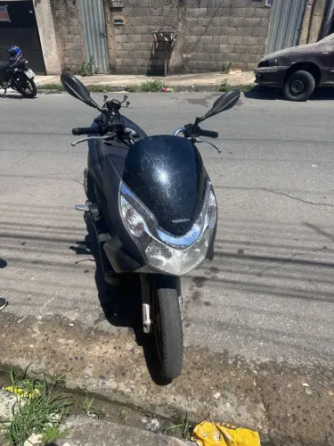 Vendo PCX 2015 - ( Aceito cartão - Consulte taxas ).  