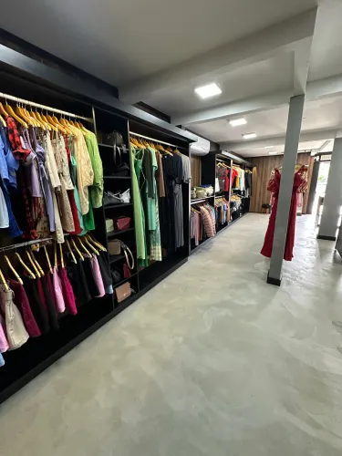 VENDO LOJA DE ROUPAS 