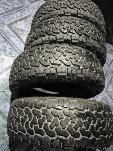 4 Pneus 215/70 Aro 16