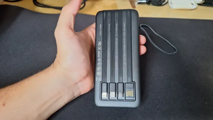 Carregador Externo 12000mAh POTENTE Com 4 Cabos Pra TODOS CELULARES e LANTERNA LED BOA!
