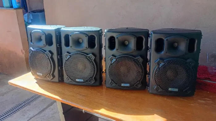 4 Caixas de som csr 770A 100w 8ohms bivolt 115/230V funcionando perfeitamente 