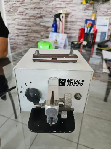 Máquina de ponto de soldado ortodôntica