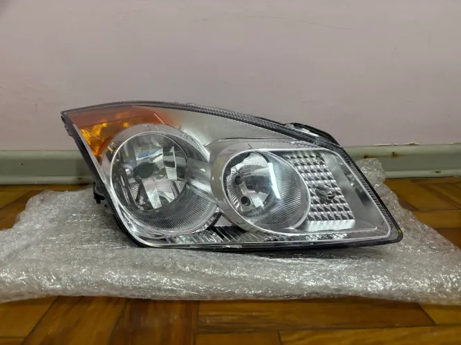 Farol Ford Fiesta 2008 - 2009 - 2010