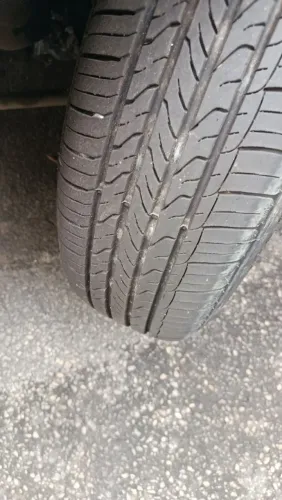 2 Pneus aro 13 original, não são remold 
