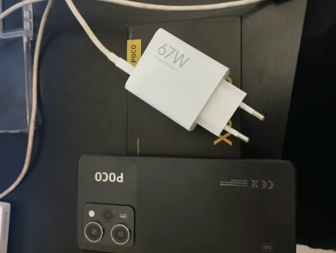 Poço x5 pro 5g, 256gb 8 ram, original caixa carregador original e capinha