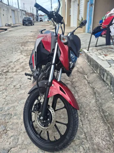 Vendo Titan 2025 22mil