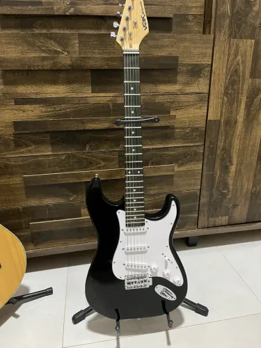 Guitarra Noik + suporte , capa para a guitarra , alça e cabo