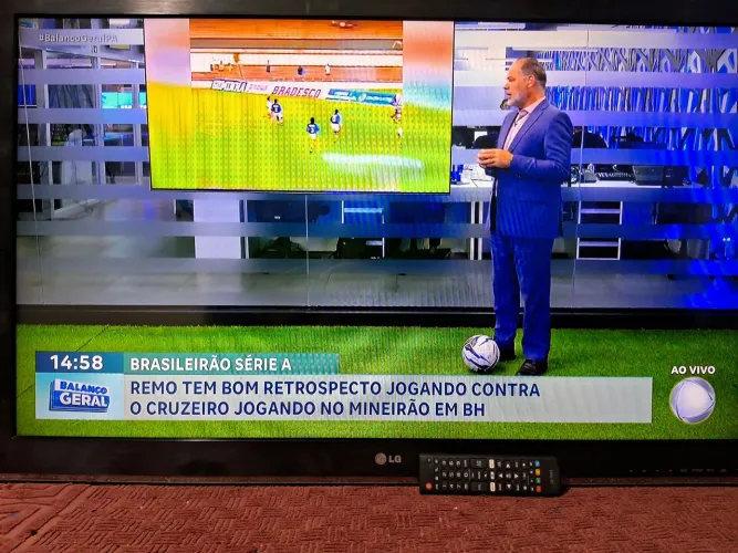 Vendo essa tv lg 42 pol. Led Não é smart 