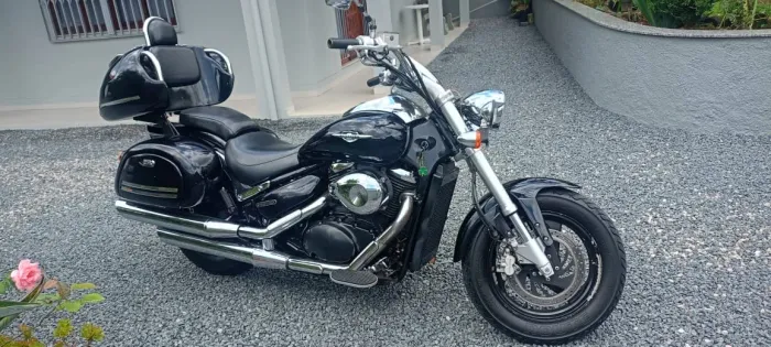Suzuki Boulevard em ótimo estado