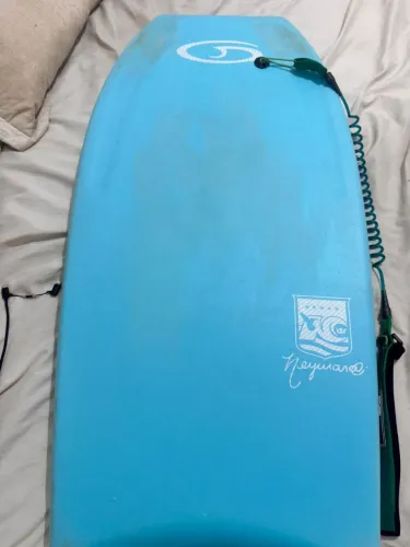 Prancha Genesis SemiPro Bodyboard + Strep 