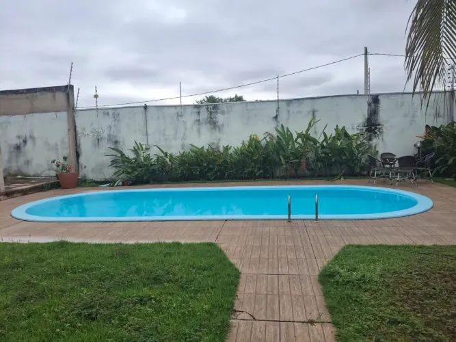 Sobrado para venda possui 90 metros quadrados com 3 quartos em Jardim Santa Marta - Cuiabá