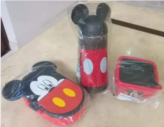 Kit itens novos lacrados Mickey Avon (porta snacks, garrafinha e 2 potinhos com tampa)