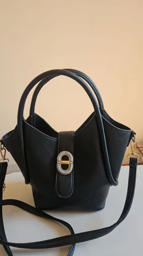 Bolsa Média Preta Usada 