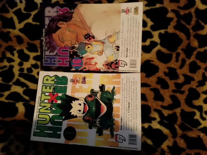 Mangá Hunter x Hunter volumes 1 e 16.