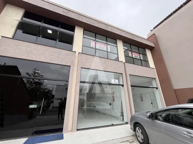 Loja comercial no bairro Costa e Silva, Joinville, com 95 m² de área total.