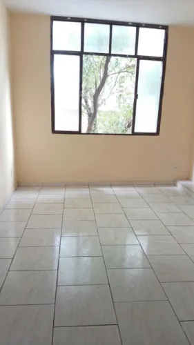 Alugo sala comercial com banheiro no Centro de Nova Iguaçu 16m2