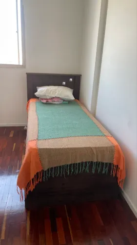 Cama solteiro com auxiliar