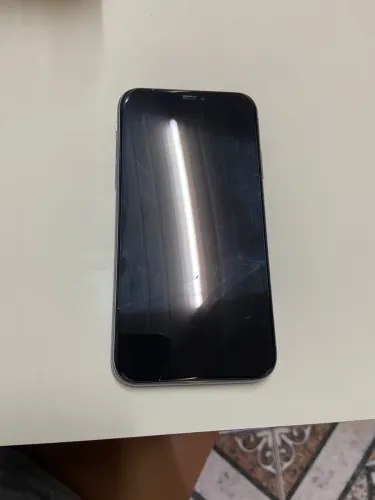Vendo iPhone 11 de 128GB.