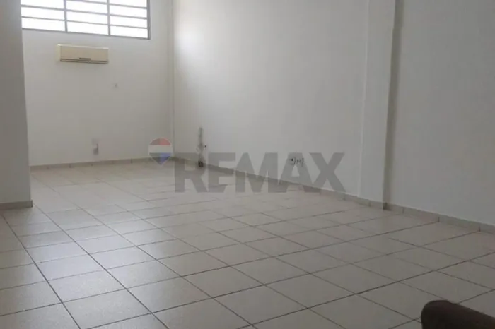 Sala Comercial 42mts para Locação No Jardim Irajá em Ribeirão Preto !!!