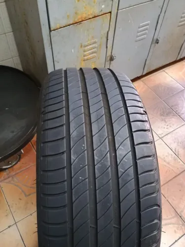 4 pneus 235/45 r18 Michelin primacy
