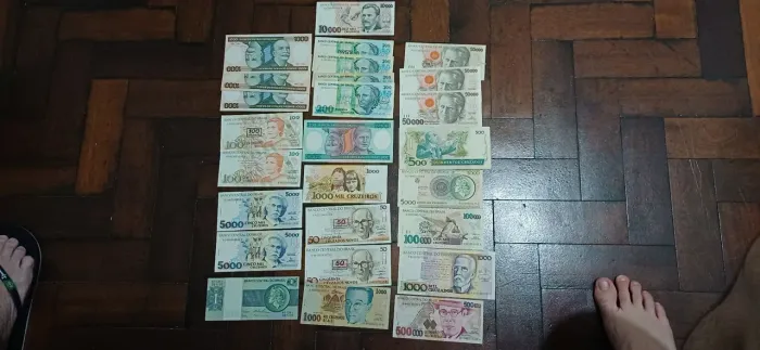 26 Cedulas antigas raríssimas, cedulas de 1000, 5000 e 50000 tem 2 cedulas de sequencia