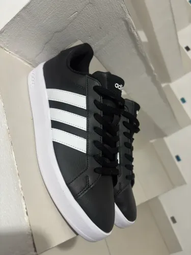 Tênis Adidas original - Número 39