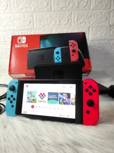 Nintendo Switch V2 128gb - DESBLOQUEADO - SEMI NOVO - IMPECÁVEL
