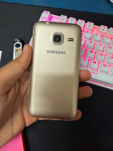 Samsung J1 Mini para retirada de peças
