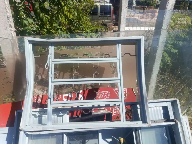 Vendo janela e basculante tudo