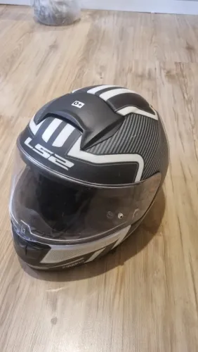 2 capacetes motocicleta LS2