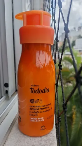 Hidratante corporal Natura Manga Rosa e Agua de Coco