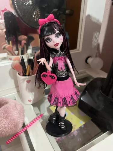 Draculaura picture day, TROCO APENAS