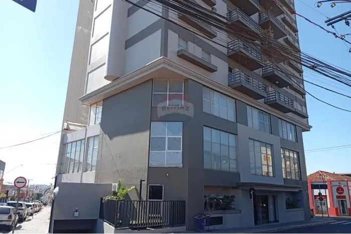 Apartamento Charmoso no Centro de Lins, para locação. Residencial Domingos Cucolo