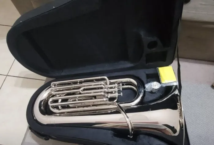Tuba magnum by quasar