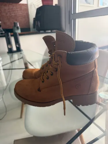 Bota impermeável 38 