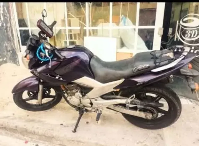 Moto Yamaha fazer 250cc personalizada 2012