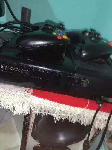 Xbox 360 750 conto pra ir embora logo