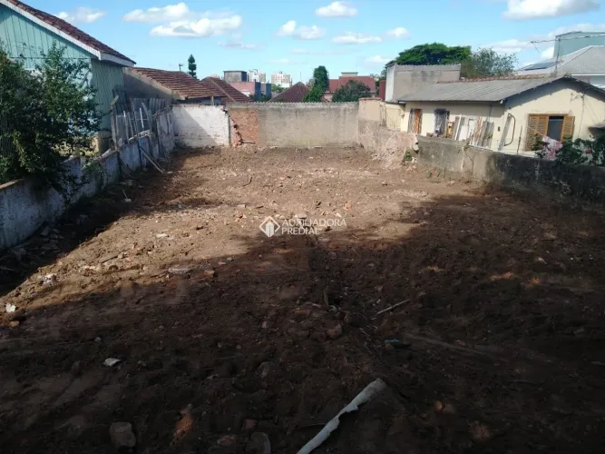 Terreno 11x30 no Vila Ipiranga, limpo e regularizado para construir.