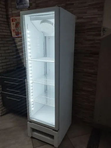 Freezer expositor de bebidas metal frio semi novo slim