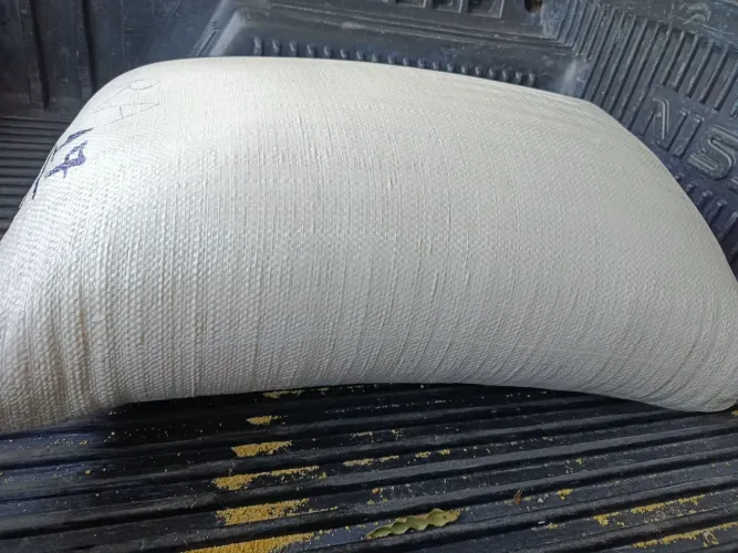 Farinha de mandioca amarela R$ 11,00 o kg 