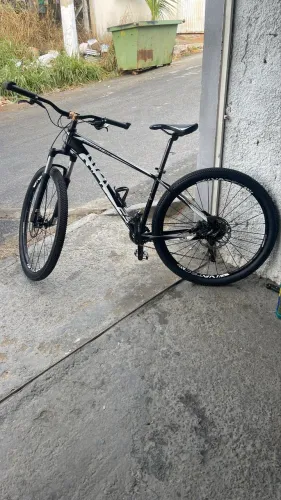 Bicicleta aro 29 freio hidráulico quadro tamanho 17