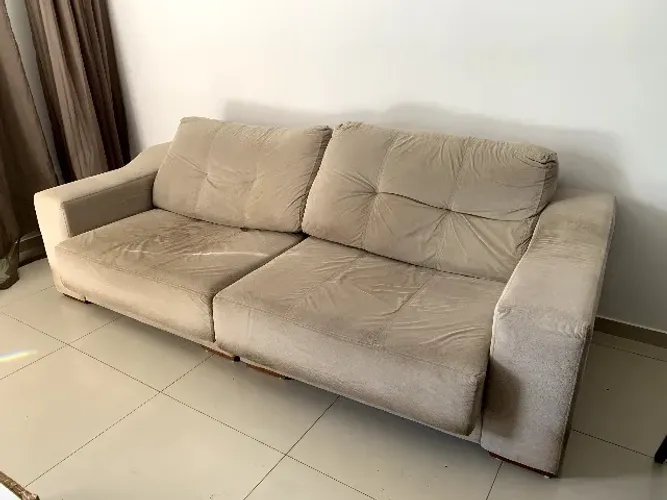Sofá retrátil da Raiuga 2,5 x 1 (fechado) x 1,35 (aberto)