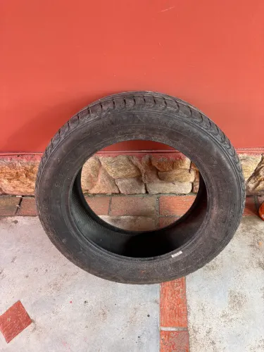 Vendo pneu 225x 55x 18 oportunidade