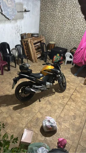 Moto seminova pouquíssima rodagem!