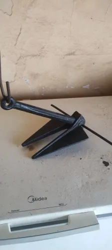 âncora articulada para lancha