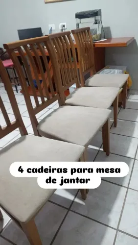 Conjunto com 4 cadeiras paraesa de jantar