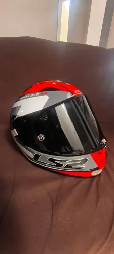 Capacete Arrow 323 , jaqueta couro e quickshifter