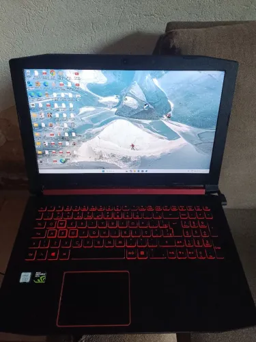 Notebook Acer Nitro 5 com Intel Core i5 e placa NVIDIA GeForce GTX