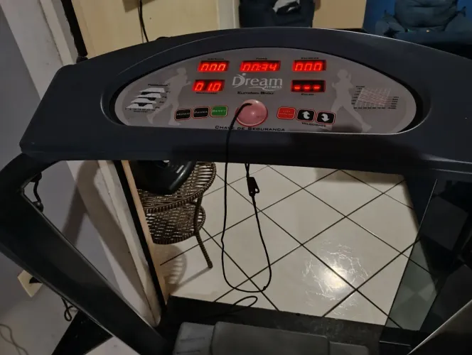 Esteira Ergométrica Elétrica Dream Fitness DR 2110 (Perfeito Estado!)